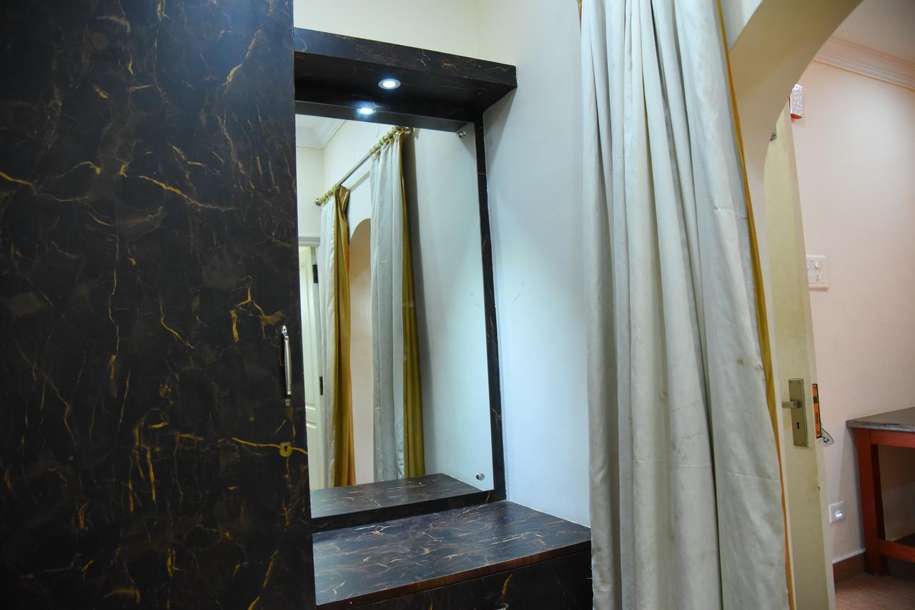 King Park Hotel ปอนดิเชอรี ภายนอก รูปภาพ