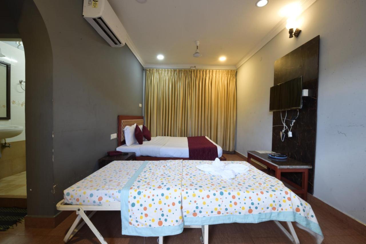 King Park Hotel ปอนดิเชอรี ภายนอก รูปภาพ