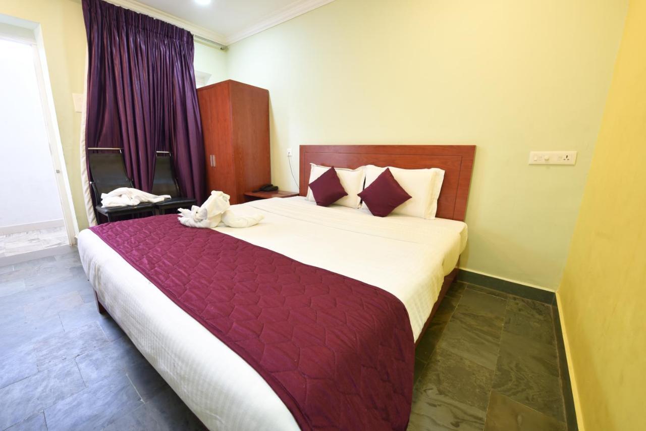 King Park Hotel ปอนดิเชอรี ภายนอก รูปภาพ